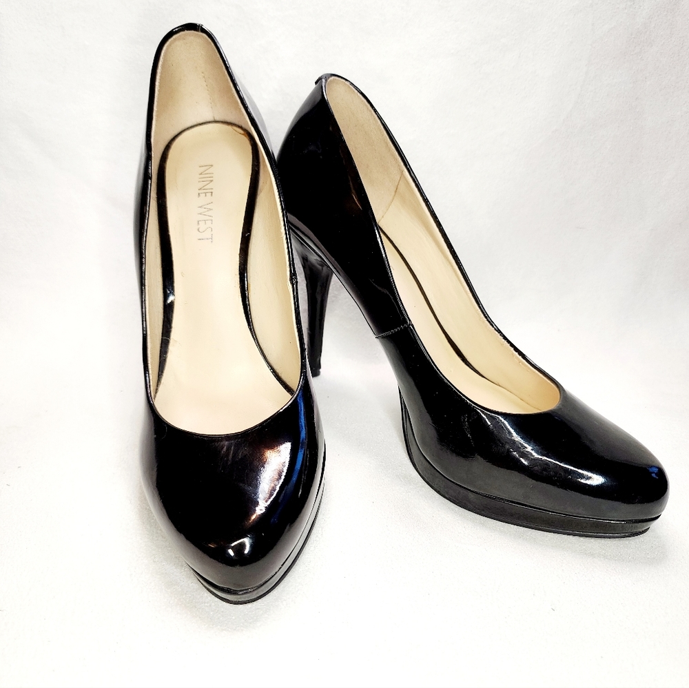 Nine West Basic Black Pumps